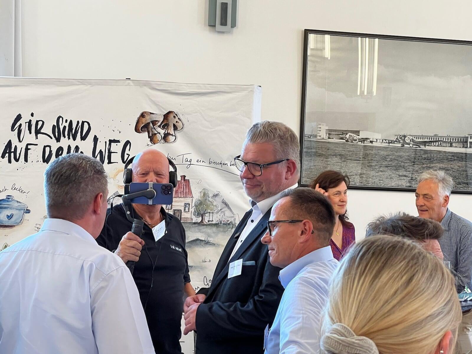 Networking in eleganter, spannender Atmosphäre der MOTORWORLD Köln